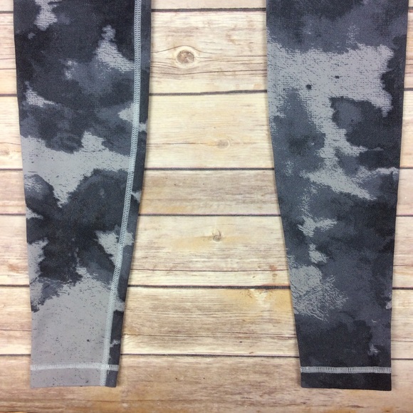 ❗️SOLD❗️Lululemon 4 Wunder Under Leggings - Picture 5 of 8